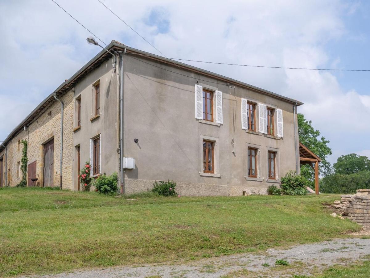 Vintage Holiday Home With Private Garden Nouart Quarto foto