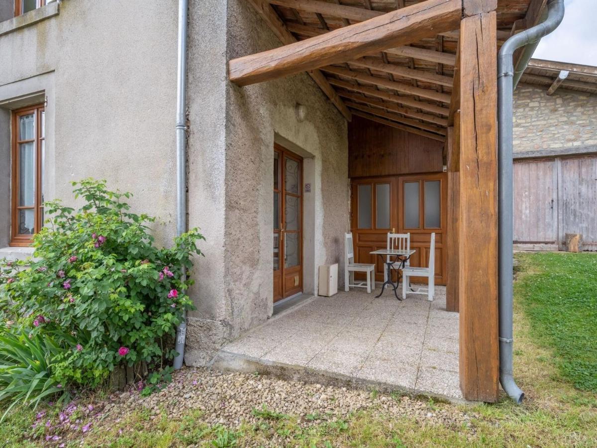 Vintage Holiday Home With Private Garden Nouart Quarto foto